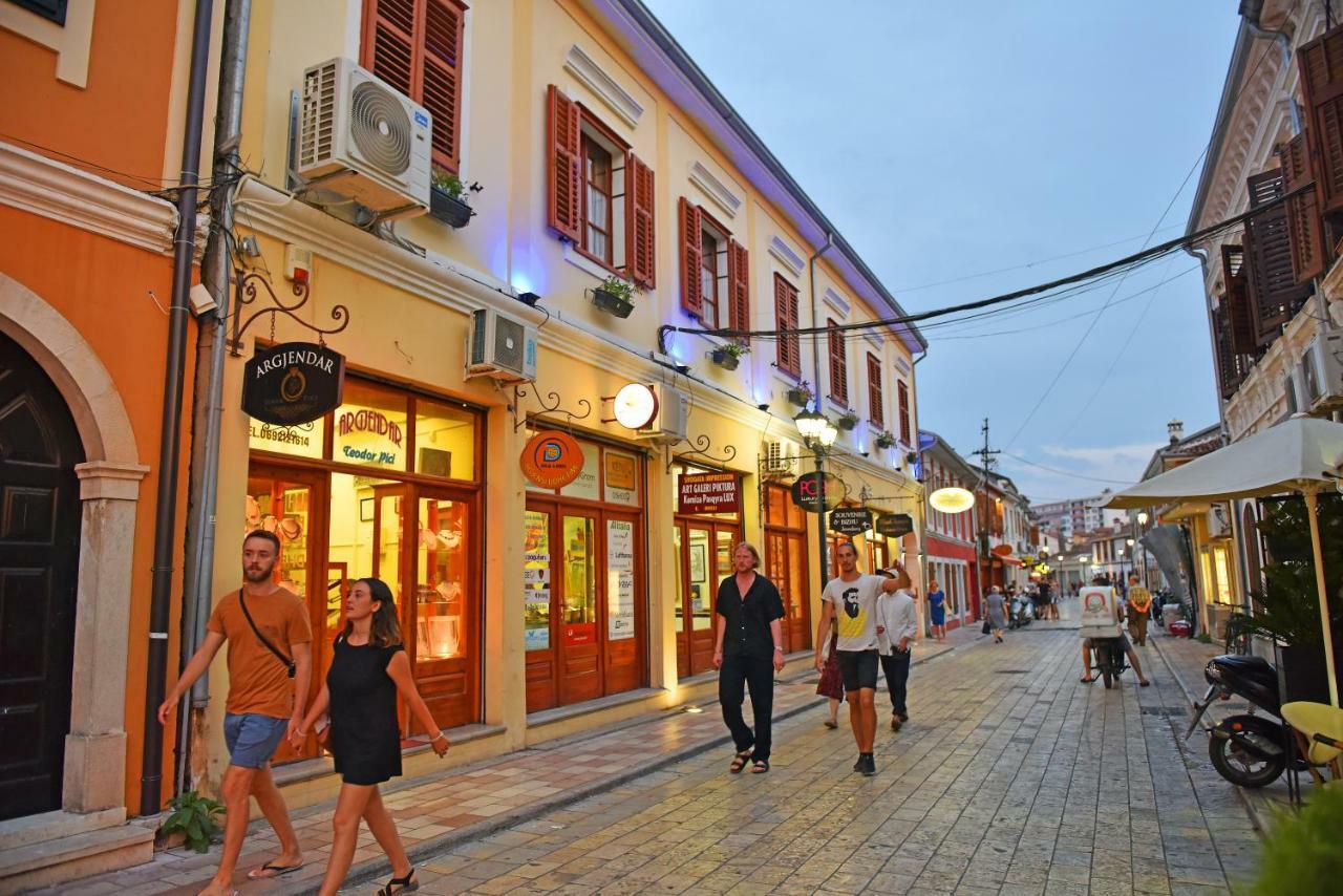 Promenade Hotel Shkodër 外观 照片